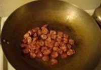 西兰花腊肠蛋饭的做法 步骤1
