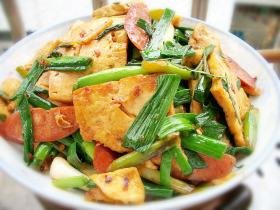 蒜苗炒豆腐