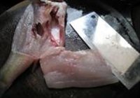 特色蒸鲈鱼的做法 步骤6