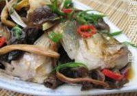 特色蒸鲈鱼的做法 步骤22