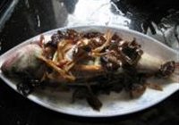 特色蒸鲈鱼的做法 步骤14