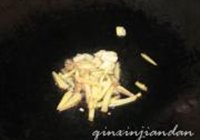 姜葱焗花蟹的做法 步骤4