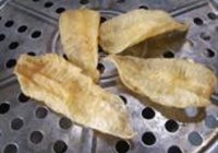 美容汤花胶炖鸡的做法 步骤1
