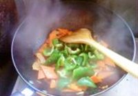 青椒胡萝卜炒肉片的做法 步骤5