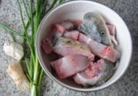红烧草鱼豆腐的做法 步骤1