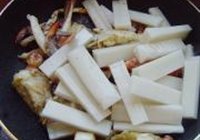 梭子蟹炒年糕的做法 步骤8