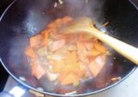 青椒胡萝卜炒肉片的做法 步骤4