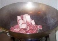 胡萝卜红烧肉的做法 步骤2