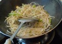 炒绿豆芽的做法 步骤8