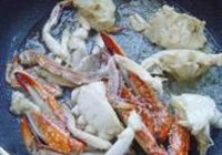 梭子蟹炒年糕的做法 步骤4