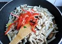 山药炒肉丝的做法 步骤12