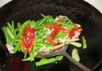 莴笋四季豆炒猪肉的做法 步骤10