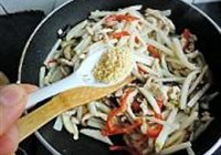 山药炒肉丝的做法 步骤13