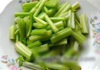 芹菜炒大虾的做法 步骤1