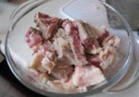 土豆烧牛腩的做法 步骤3