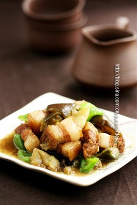 五花肉炖茄子土豆