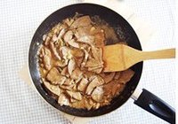 尖椒胡萝卜炒猪肝的做法 步骤3