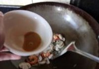 茄味口蘑虾球的做法 步骤13