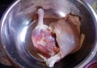 莲子薏米煲鸭汤的做法 步骤2