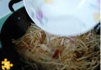红萝卜炖粉丝的做法 步骤6