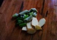 莲子薏米煲鸭汤的做法 步骤4