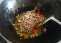 椒粒肉末烧豆腐的做法 步骤8