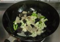 家常炒皮肚的做法 步骤7