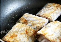 香煎带鱼的做法 步骤4