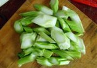 菜薹炒鸡肉的做法 步骤3