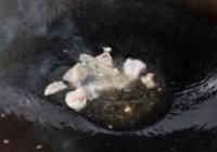 余干辣椒小炒油渣的做法 步骤10