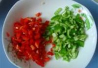 椒粒肉末烧豆腐的做法 步骤3