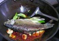 豆瓣鲫鱼的做法 步骤4