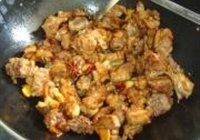 酸豆角烧鸭的做法 步骤7