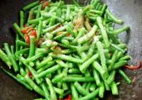 豇豆红辣椒丝的做法 步骤5