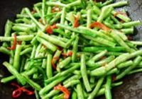 豇豆红辣椒丝的做法 步骤4