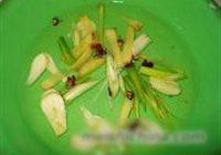 汆鱼片的做法 步骤3