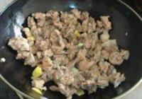 酸豆角烧鸭的做法 步骤6