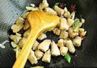 香菇鸡拐的做法 步骤7