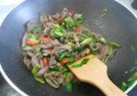 腊炒鲜鸭胗的做法 步骤10