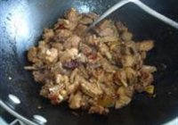 酸豆角烧鸭的做法 步骤9