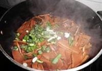 水笋烧肉的做法 步骤10