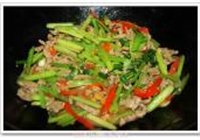 芹菜泡椒炒牛肉的做法 步骤13