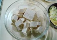 鲍汁烩豆腐的做法 步骤1