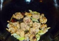 土豆豆角鸡块乱炖的做法 步骤6