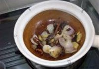 砂锅茴香焖鸡的做法 步骤6