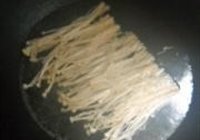 微波金针牛肉卷的做法 步骤6