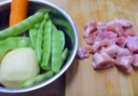 土豆豆角鸡块乱炖的做法 步骤1