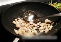 榨菜炒鸡丝的做法 步骤2