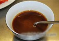 红椒大葱炒麋鹿肉的做法 步骤4