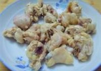 土豆豆角鸡块乱炖的做法 步骤3